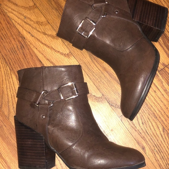 Forever 21 Woman's Booties - Picture 1 of 2